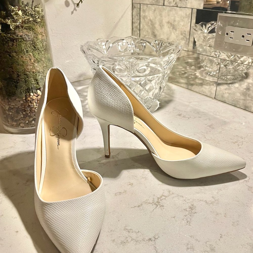 Jessica Simpson WHITE Classic Pointed Toe Pumps High Heel Shoes